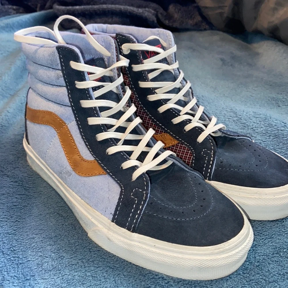 Vans - Picture 1 of 5